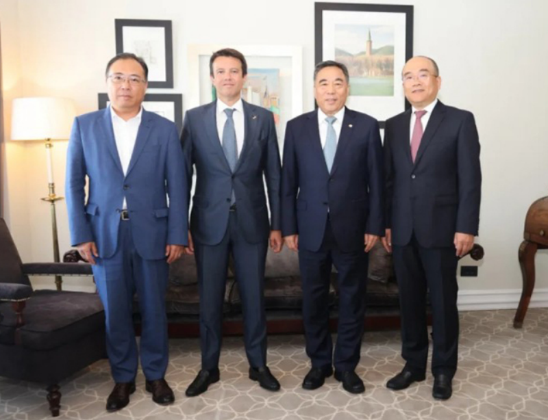 Song Hailiang visits Portugal for business activities